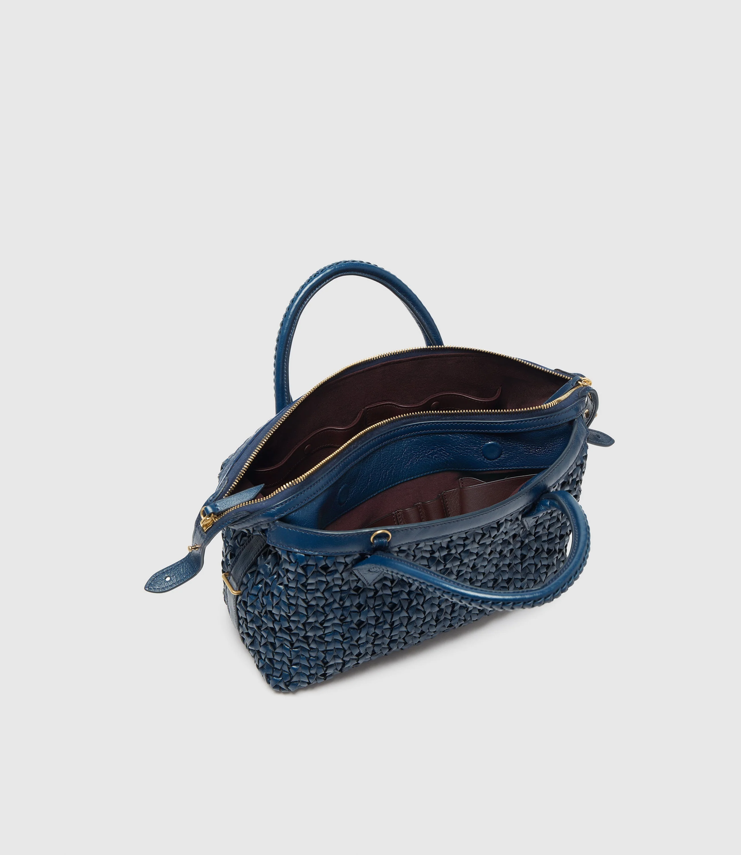 Collector's Edition: Vérité City Small Meribel Woven Sapphire 2/10 - Image 3