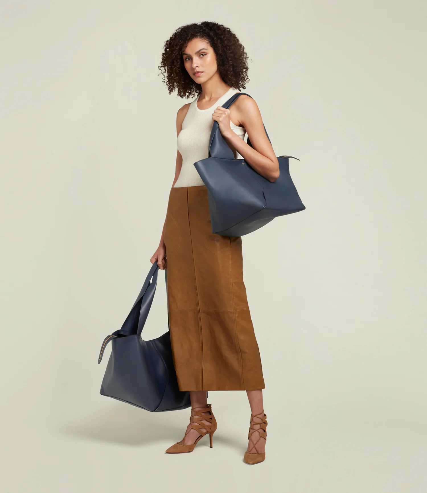 Market Bag Smooth Calfskin Navy - Image 6