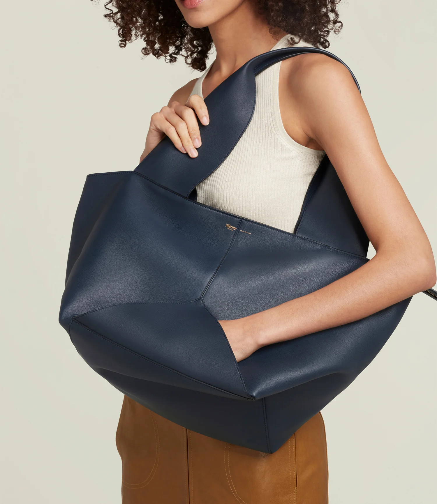 Market Bag Smooth Calfskin Navy - Image 7
