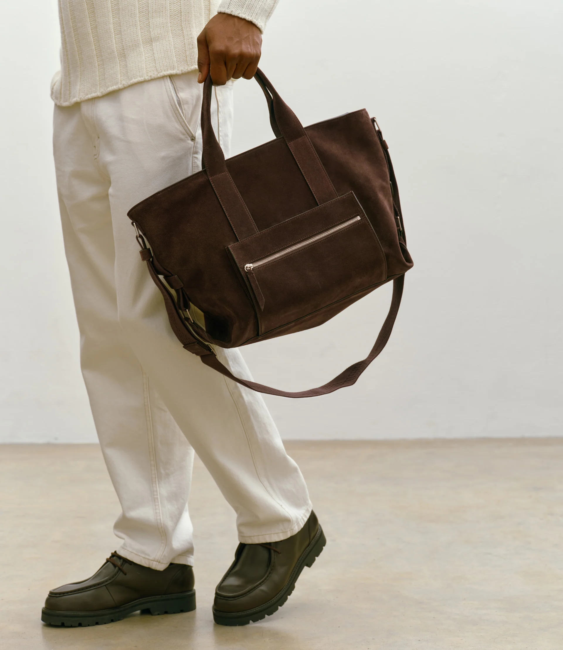 Racer Tote Suede Chocolate - Image 2