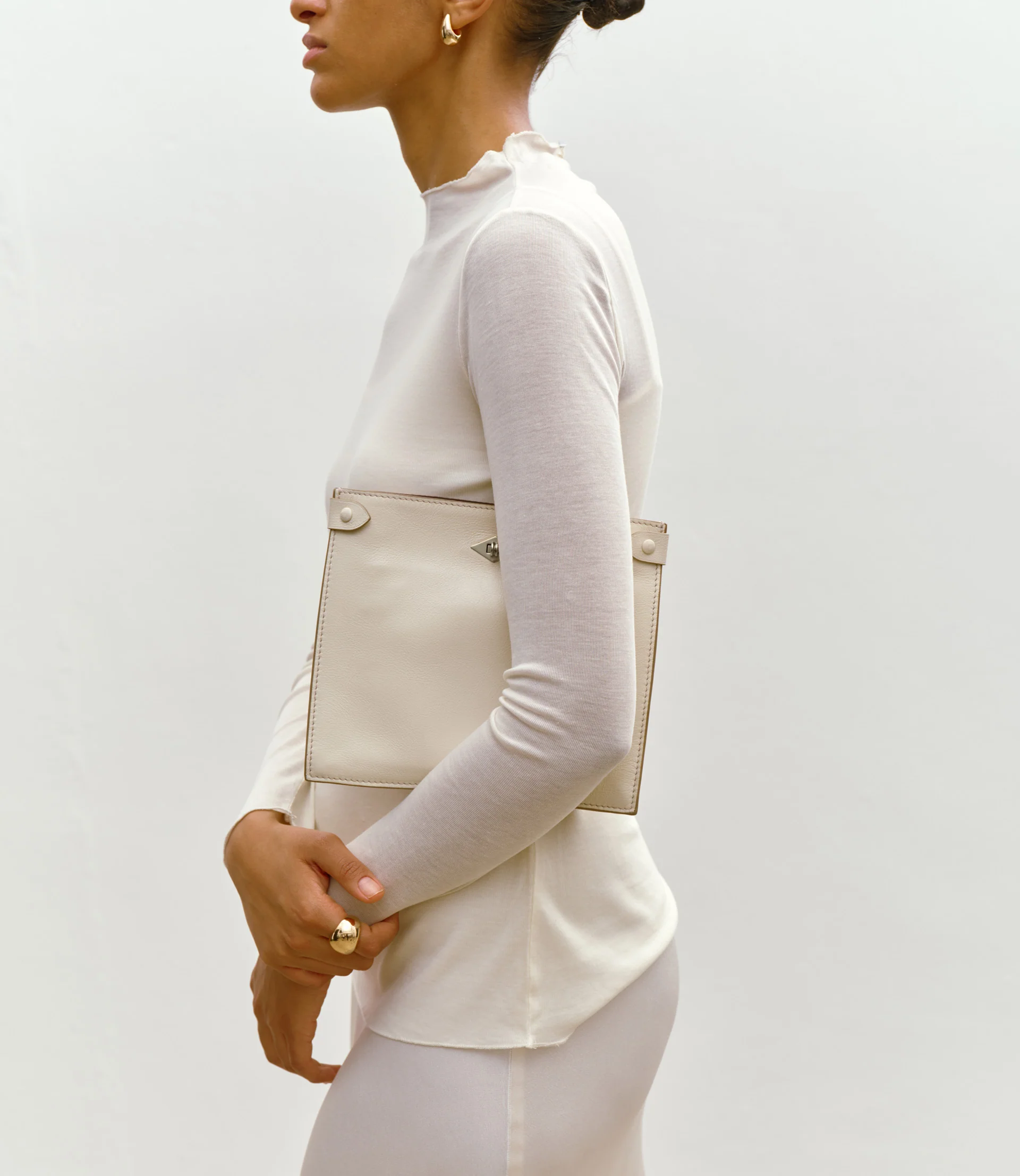 Stowaway Crossbody Elvis White Sand with Silver Hardware - Image 2