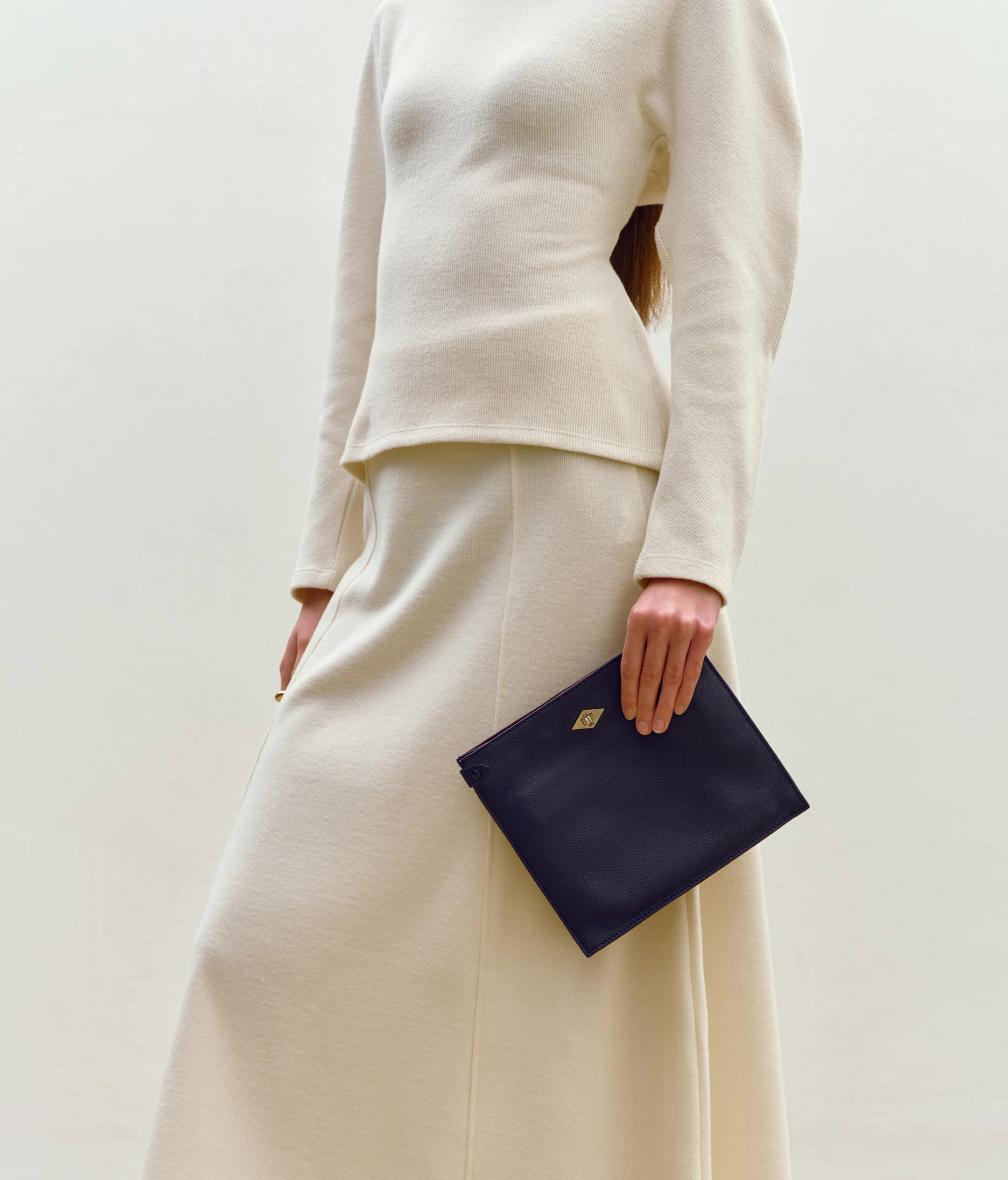 Stowaway Crossbody Soft Grain Leather Midnight - Image 4